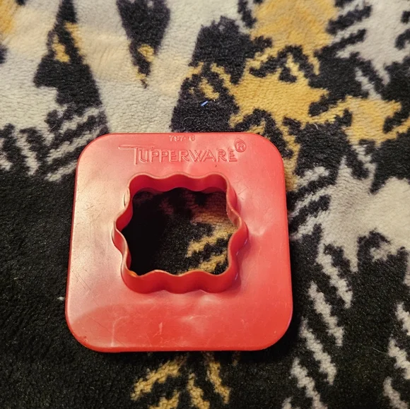 ==$4 each / 5 for $15 / 10 for $25 Tupperware tools / minis / gadgets - Picture 5 of 13